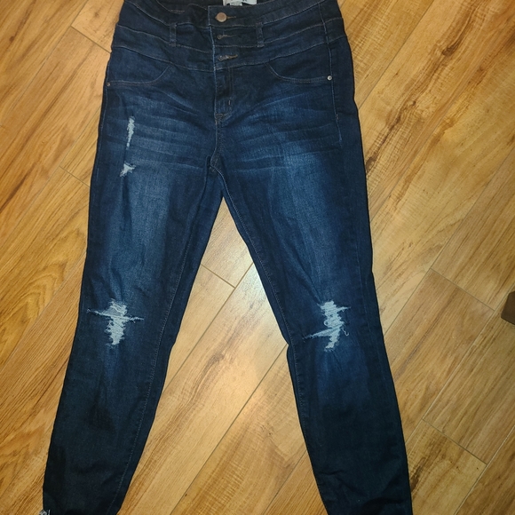 Aeropostale and Refuge jeans - Picture 7 of 8